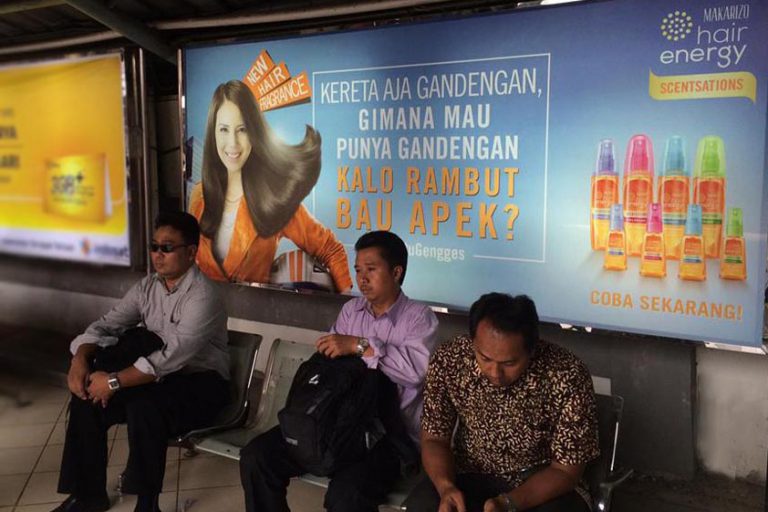 Makarizo Hair Energy Scentsations "Scents" Indonesian Commuter Line Stations